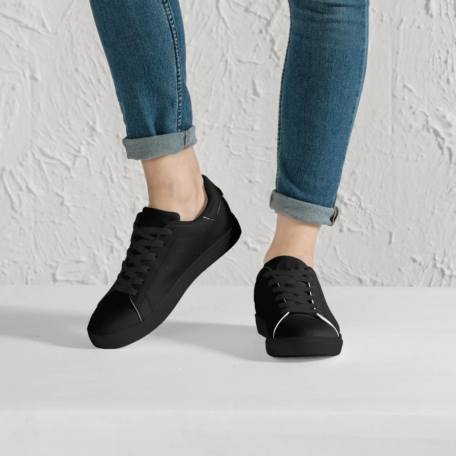 190. Classic Low-Top Leather Sneakers - Black