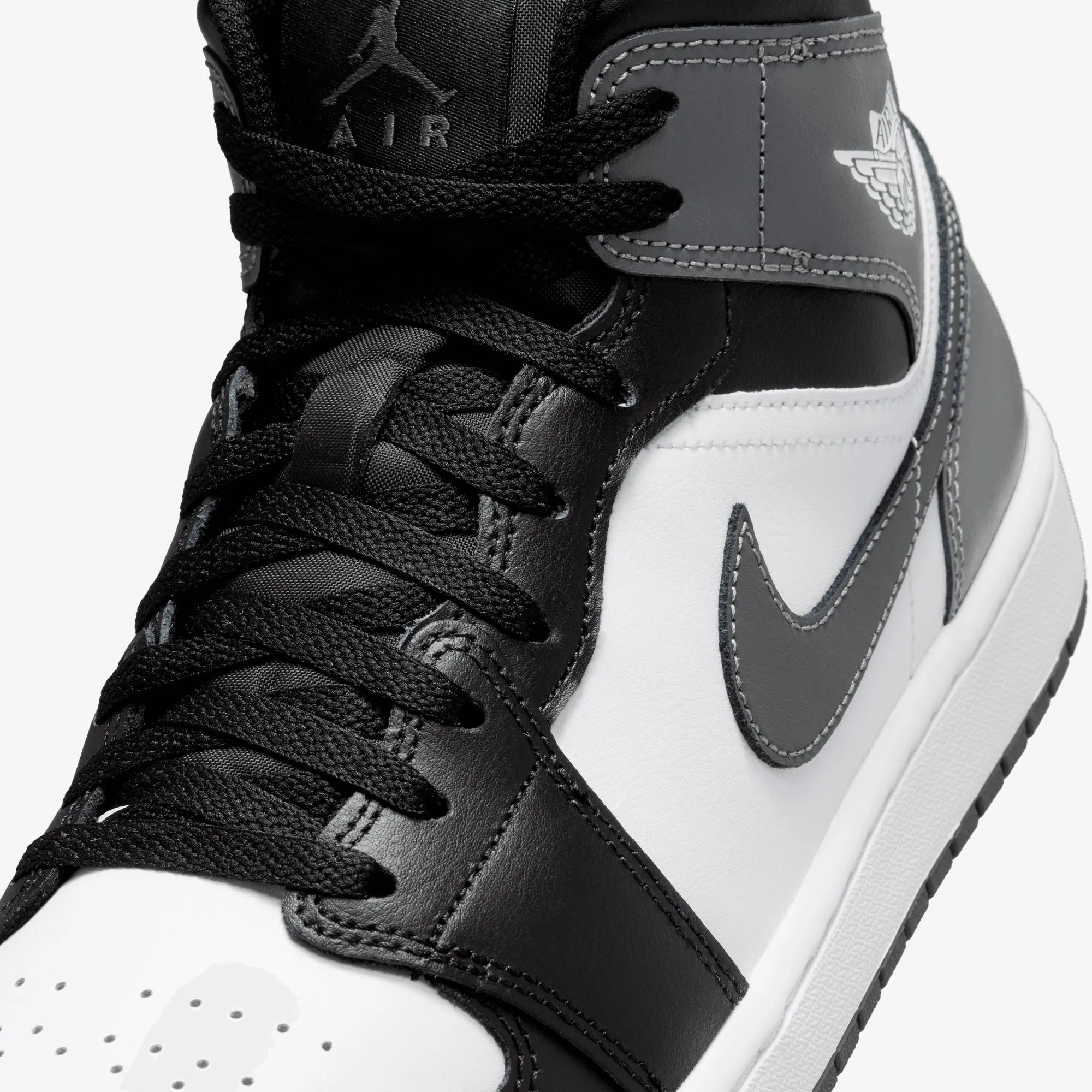 JORDAN | AIR JORDAN 1 MID { BLACK/IRON GREY-WHITE