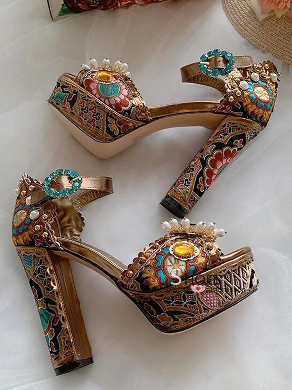 SPANISH MAGIC Block-Heel Sandals