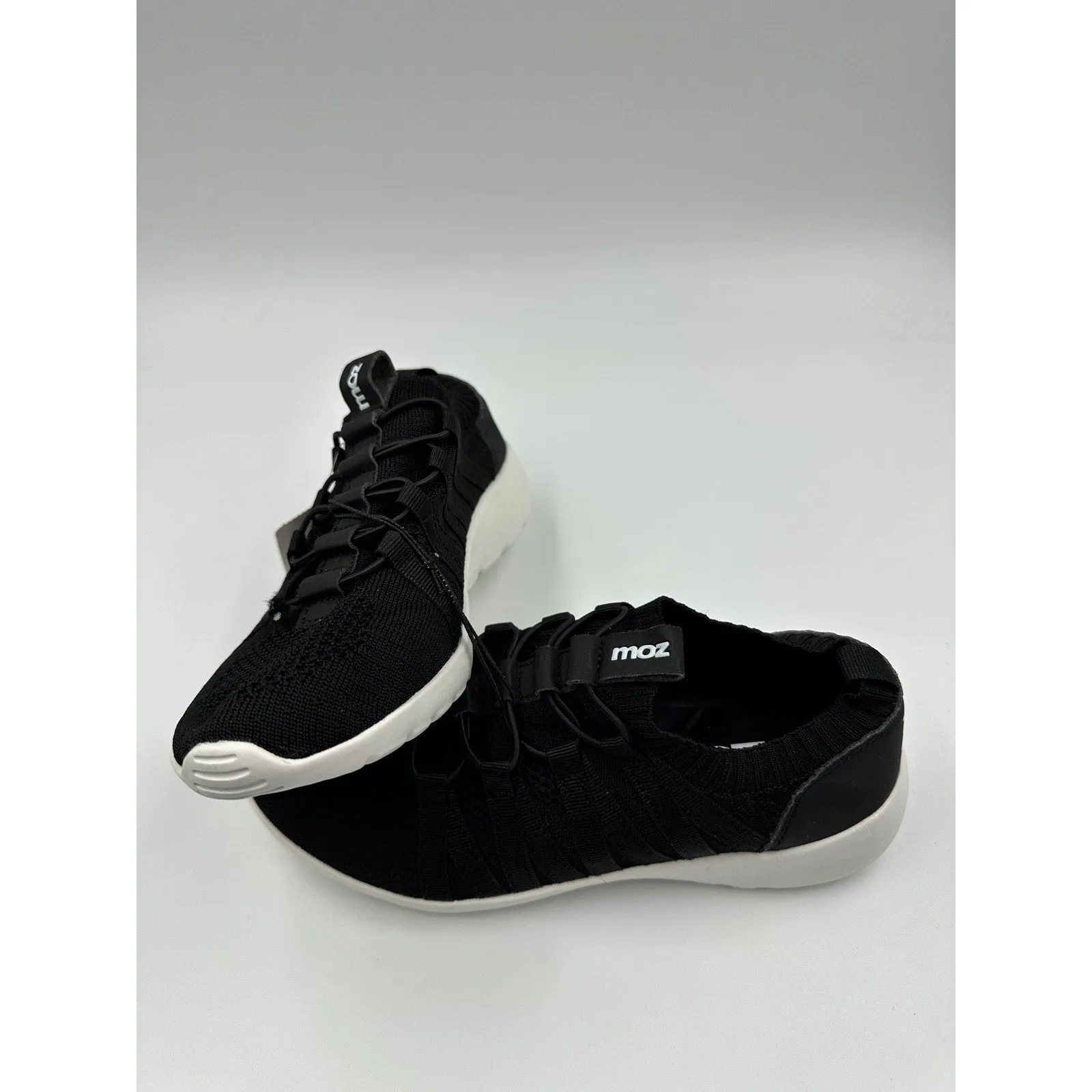 Women's Size 6, Black and White Knit Low Top Sneakers